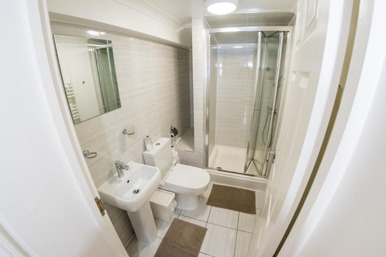 อิลฟอร์ด เซ็นทรัล ลักชัวรี อพาร์ตเมนต์ Apartment ภายนอก รูปภาพ